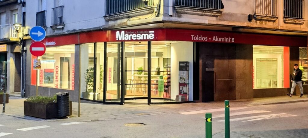 fachada tienda de todos y aluminios maresme